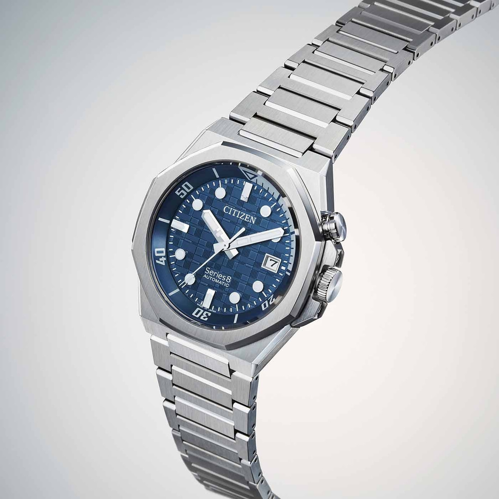 Montre automatique Citizen Series 8 avec cadran bleu et bracelet en acier