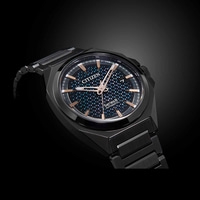 Montre automatique Citizen Series 8, boîtier et bracelet noirs, cadran bleu