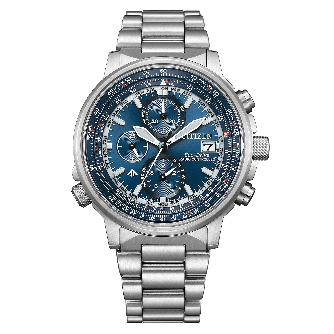 Une montre Citizen Eco-Drive radio contrôlée avec un bracelet en argent.