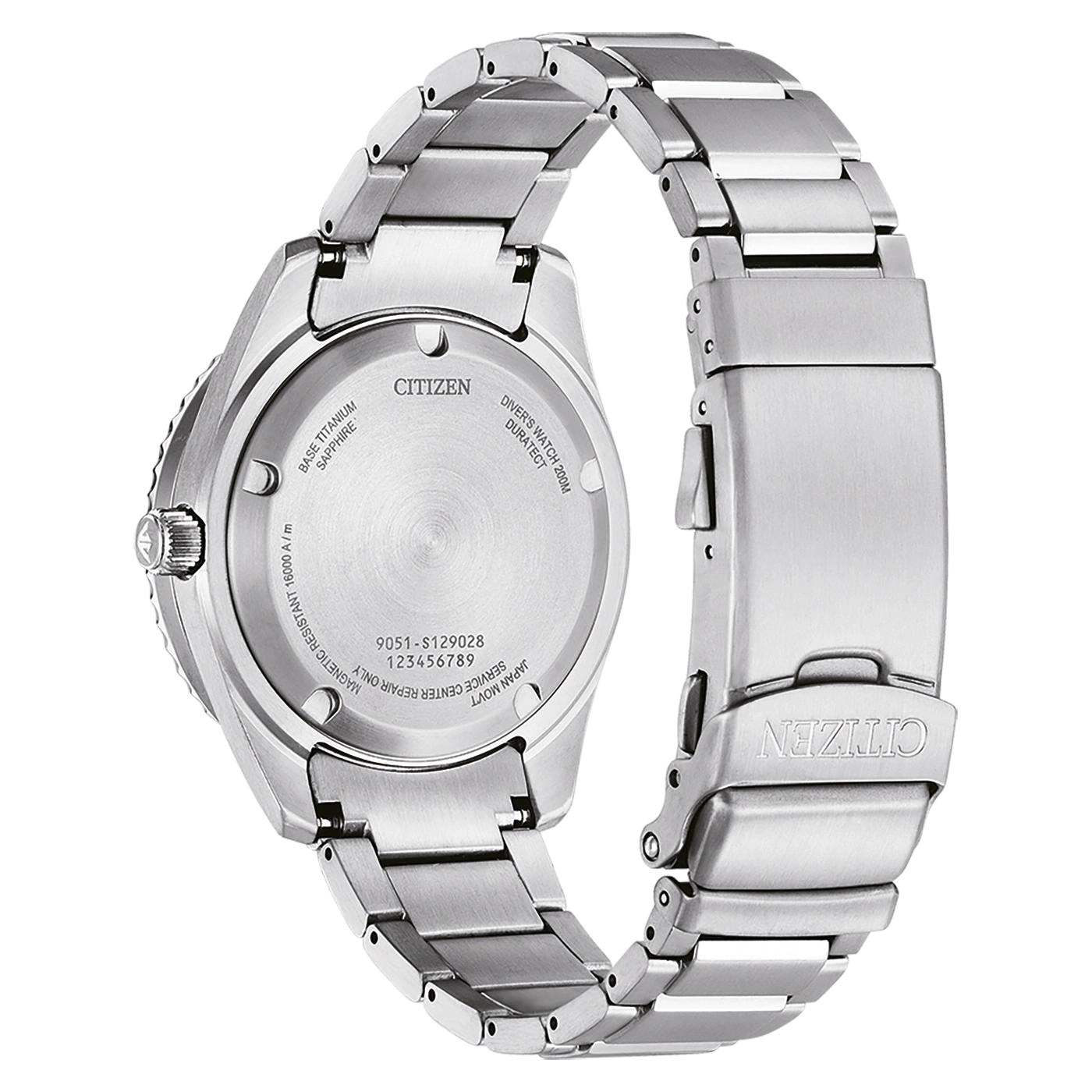 Die Rückseite einer Citizen-Uhr aus Titan mit Metallarmband.