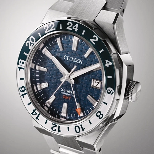 Montre Citizen automatique avec cadran bleu et lunette GMT