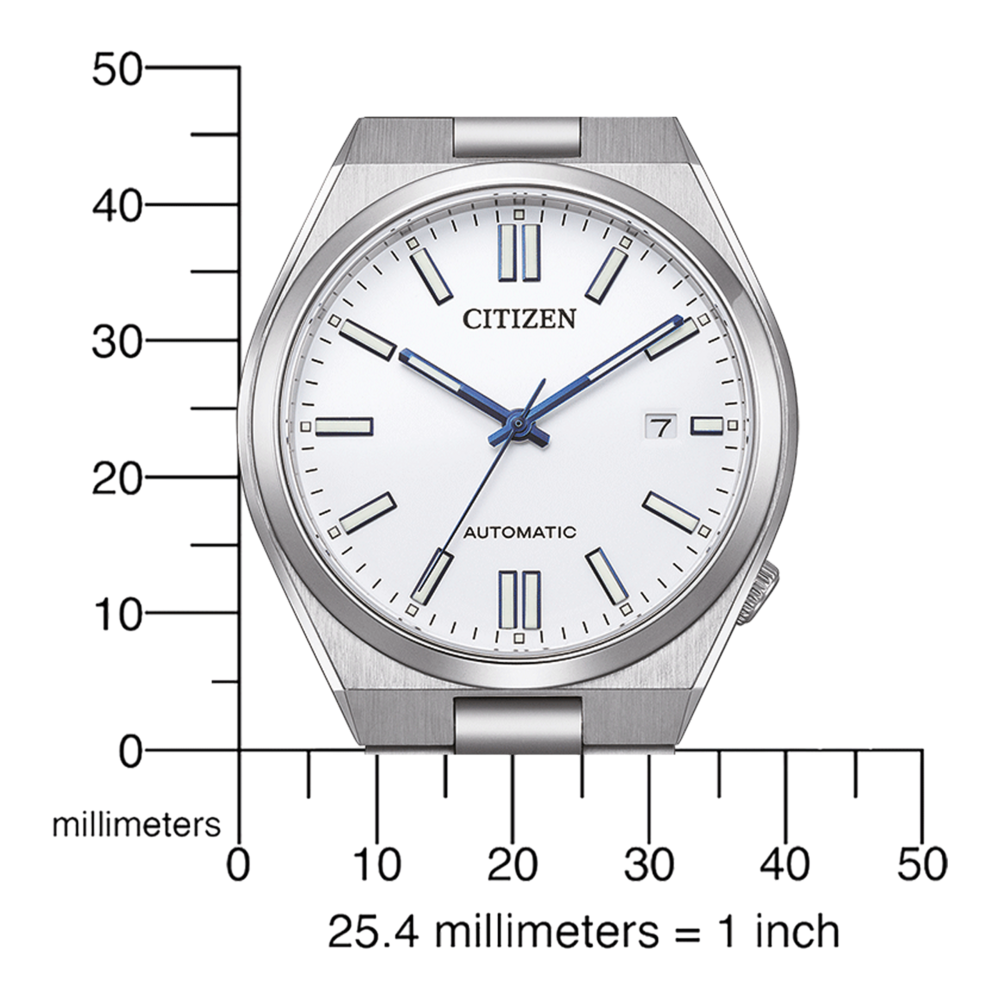 Montre Citizen avec cadran blanc, aiguilles bleues et affichage de la date, mesurant en millimètres.