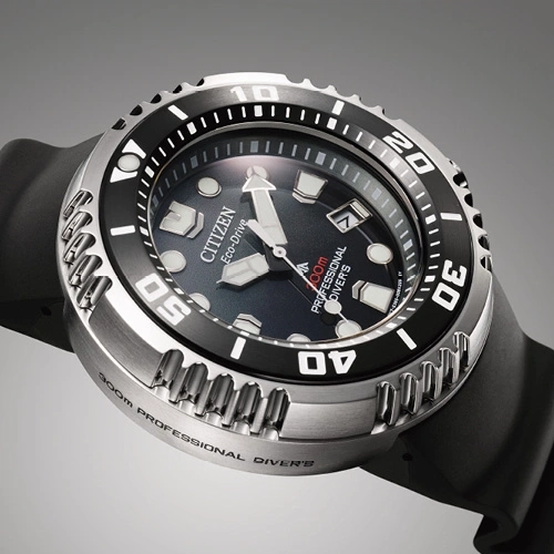 Une montre de plongée Citizen Eco-Drive professionnelle 300m.