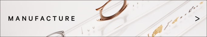 Texte Manufacture avec une flèche, pièces de lunettes sur fond blanc.