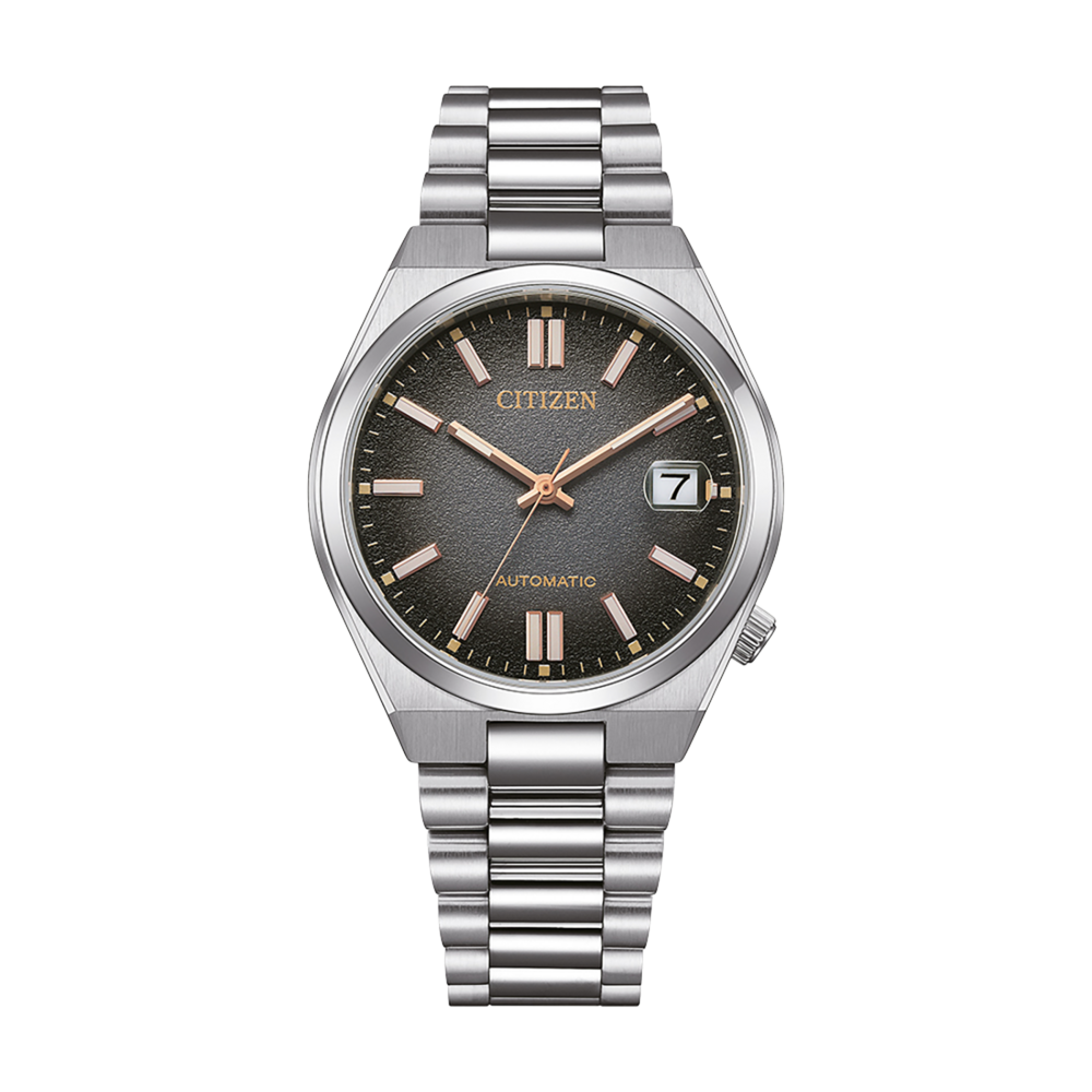 Montre Citizen avec cadran noir et bracelet argenté, mouvement automatique.