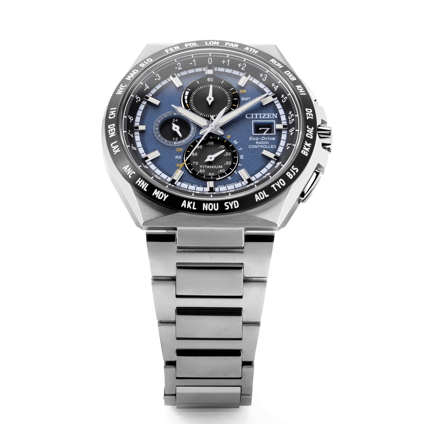 Montre Citizen Eco-Drive avec cadran bleu et bracelet en métal.