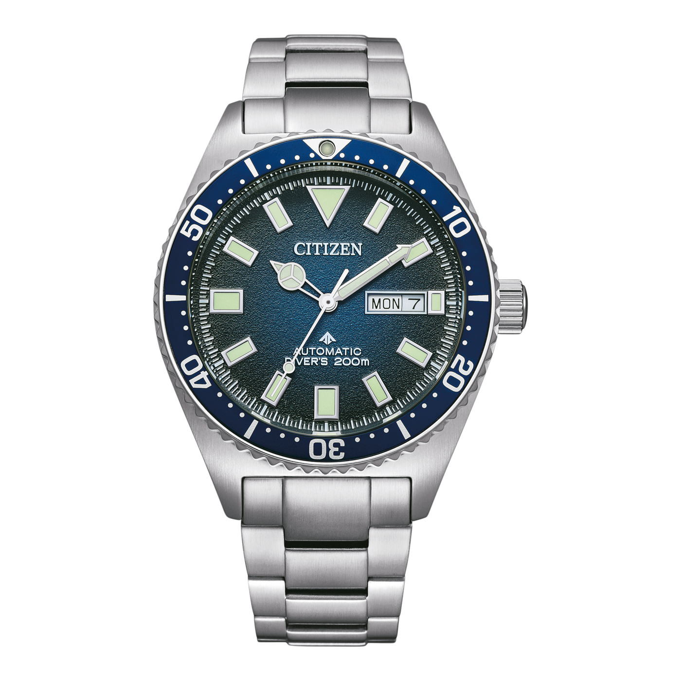 Montre Citizen avec lunette bleue et bracelet argenté, affichant le jour et la date.