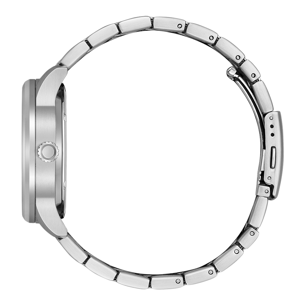 Montre argentée avec bracelet en métal, vue latérale, isolée sur fond blanc.