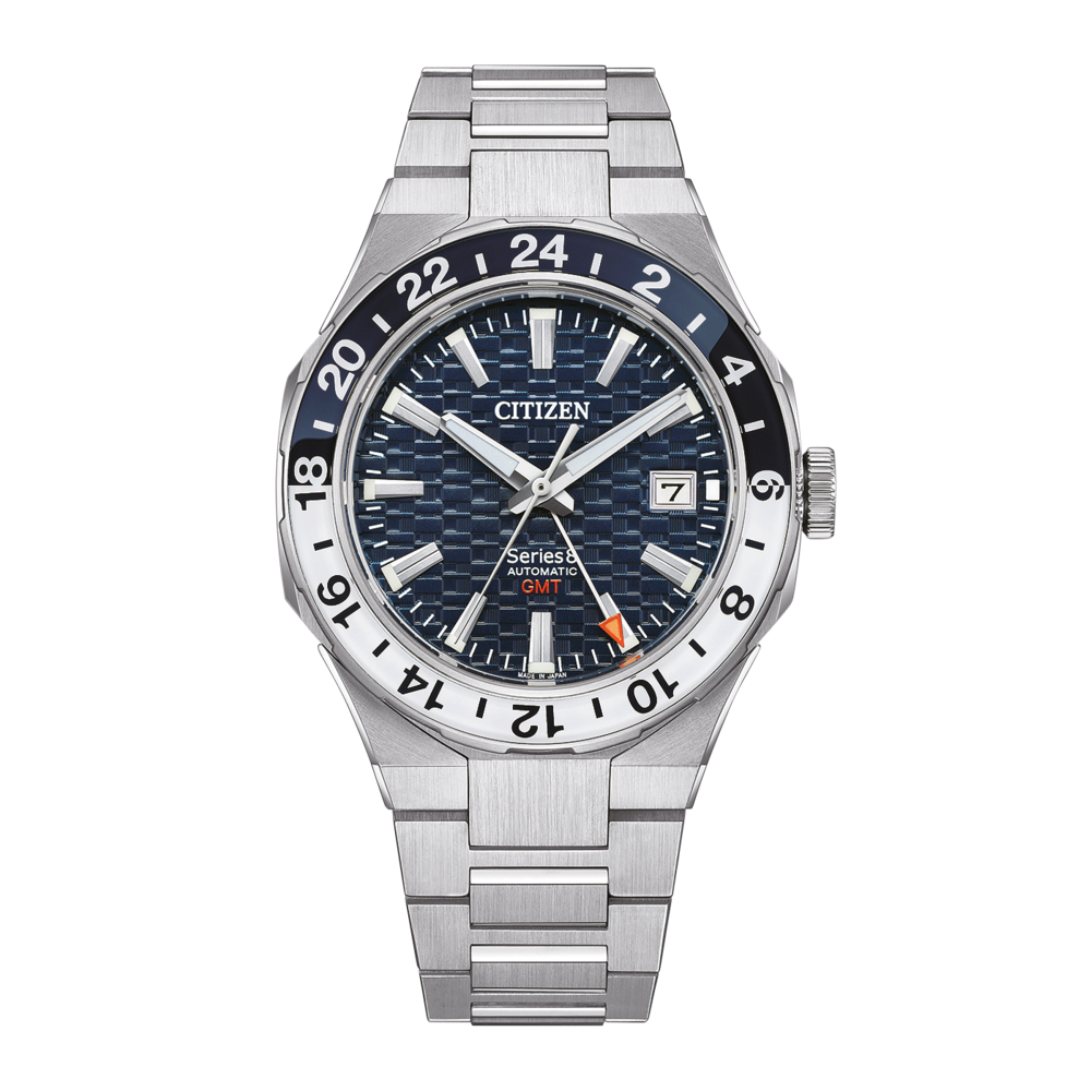 Montre Citizen Series 8 GMT avec cadran bleu et bracelet en acier inoxydable.