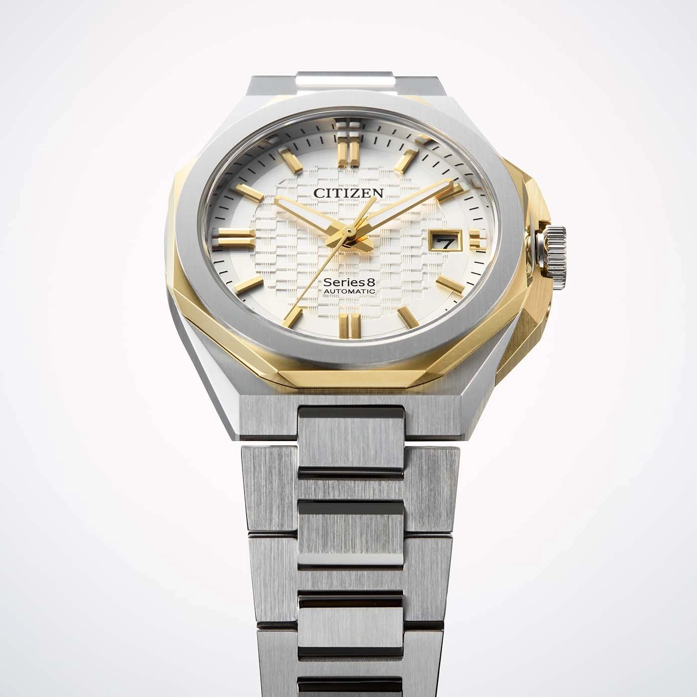 Montre Citizen Series8 automatique argent et or.