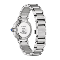 Une montre Citizen Eco-Drive en argent avec un cadran bleu et un bracelet en métal.