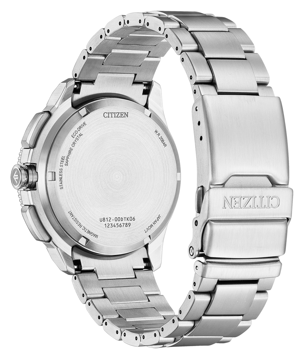 Achterkant van een Citizen-horloge van roestvrij staal met metalen band