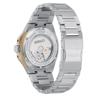 Montre Citizen avec fond transparent et bracelet en acier inoxydable.
