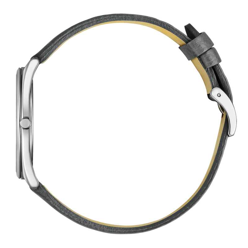 Une montre argentée avec un bracelet en cuir gris, élégante et stylée.