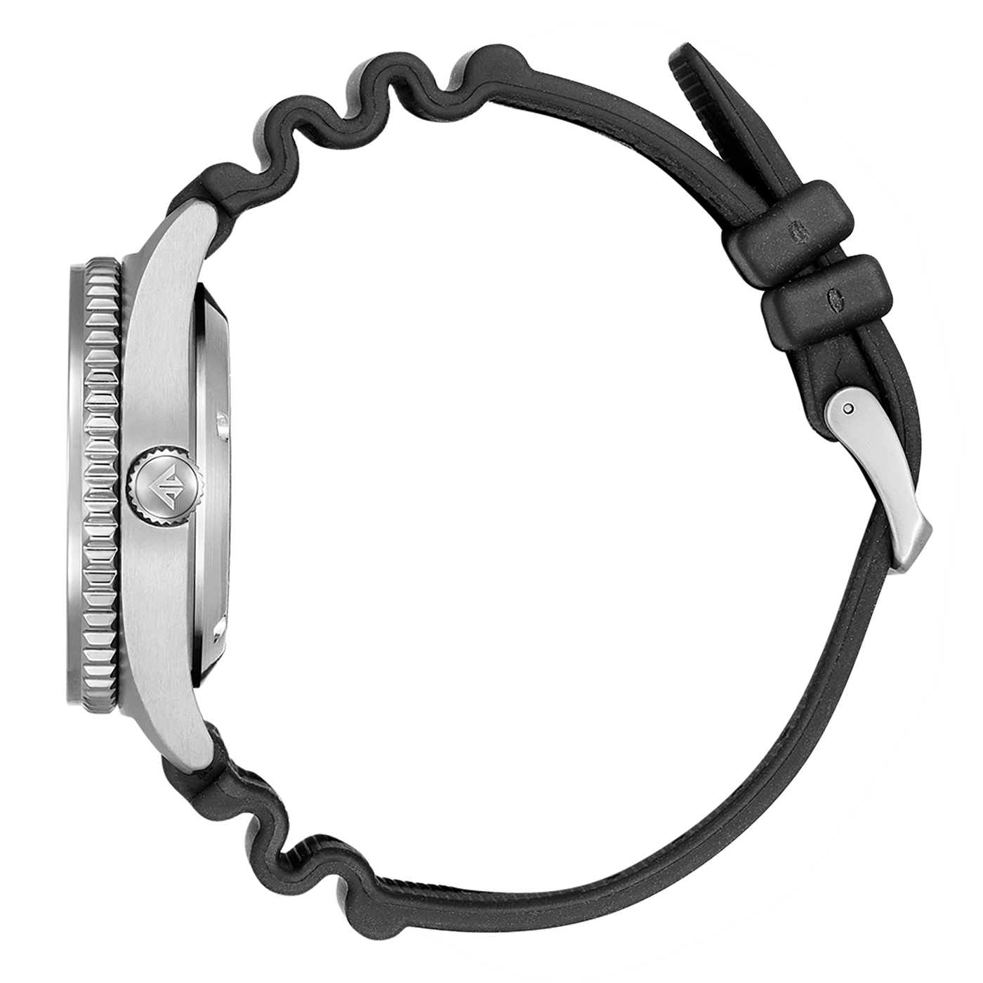 Gros plan sur un côté de la montre avec bracelet noir et boucle argentée.