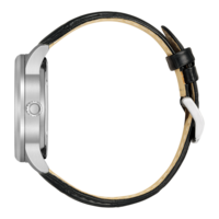 Vue latérale d'une montre argentée avec un bracelet en cuir noir.